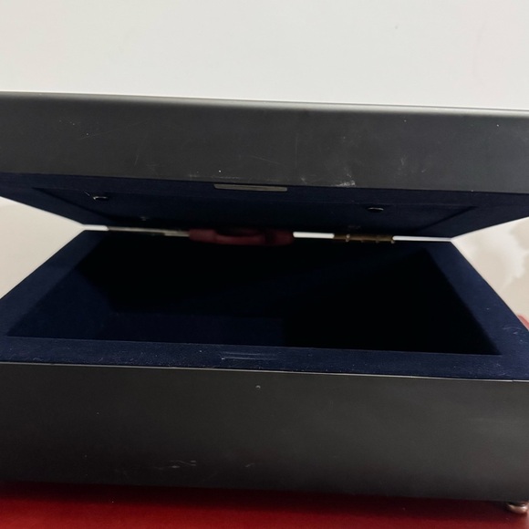 Renea Menzies Beautiful 3-D Oil Sculpted Flower Painting Black Jewelry Box - Picture 2 of 9